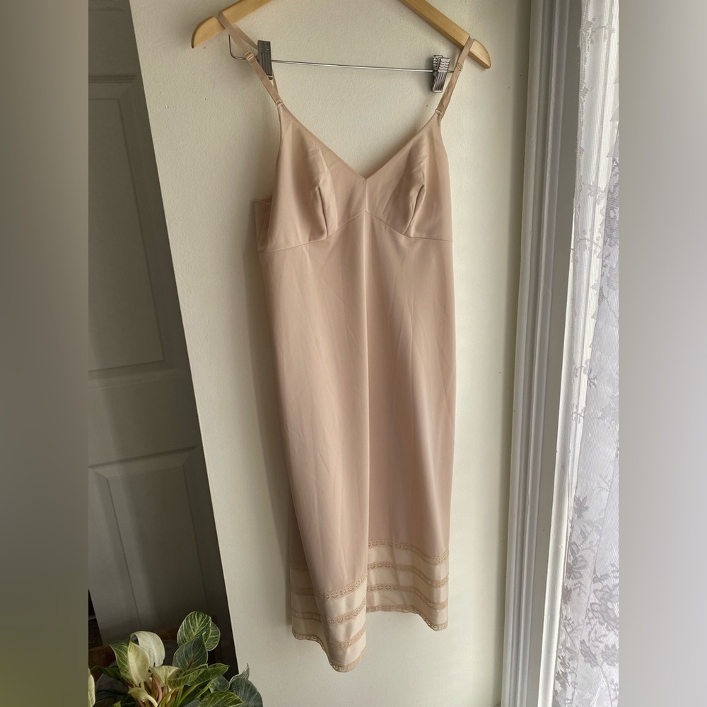 Vintage Gossard Artemis Slip Dress Medium Sz 36 Nude Pink Adjustable Strap Lace